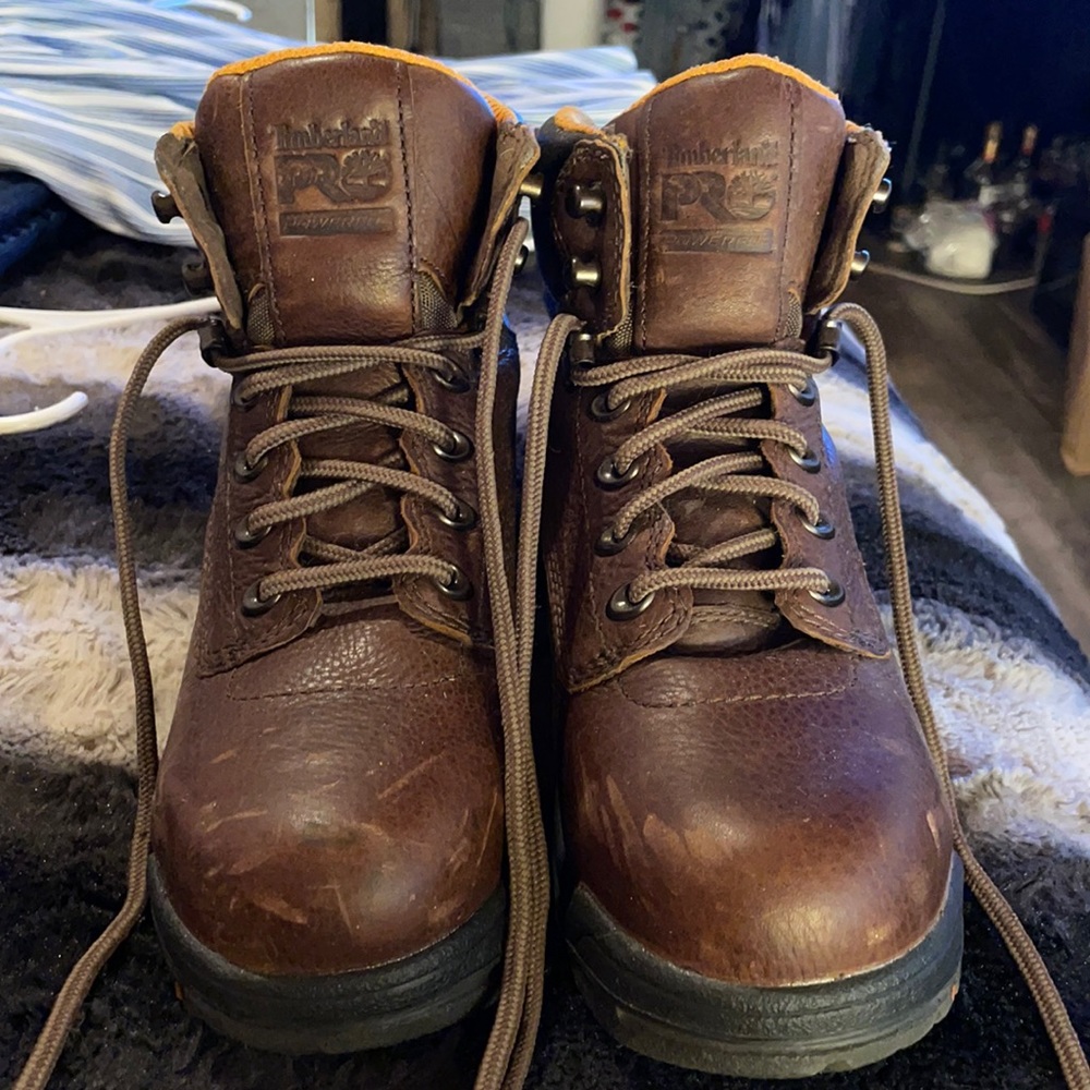 BASICALLY NEW TIMBERLAND PRO LACEUP BOOTS